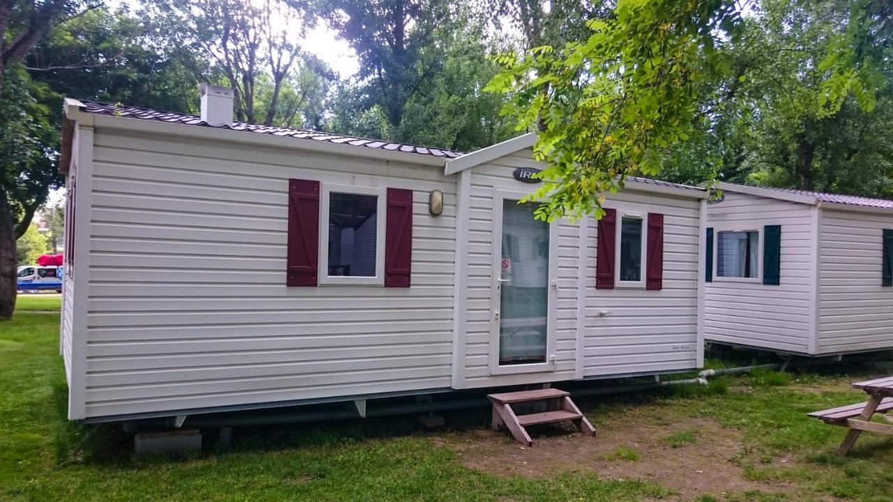 Camping Larribal Millau Buitenkant foto